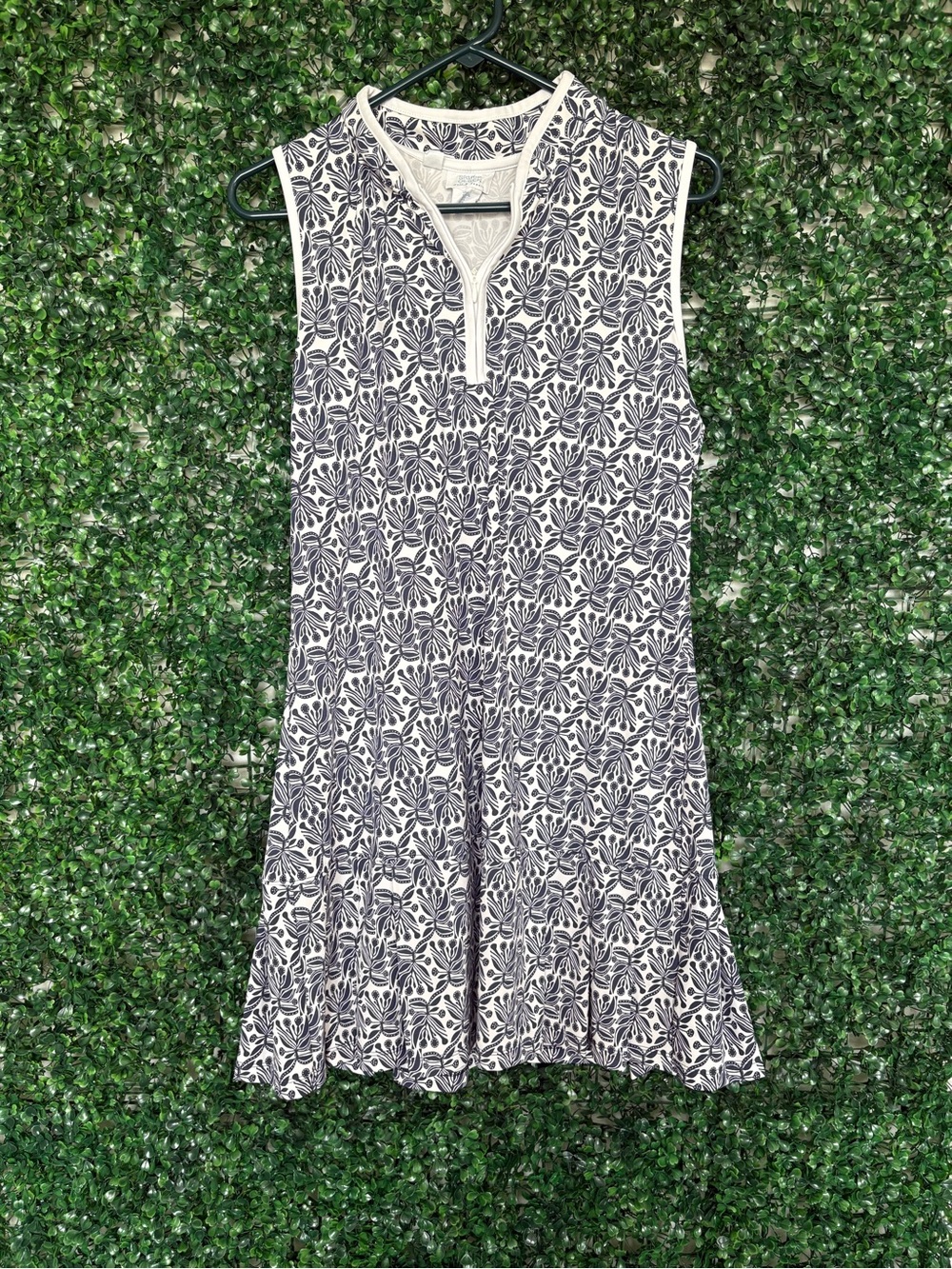 Sigrid Olsen Black & White Floral Sleeveless Zipper V-Notch Swing athletic dress